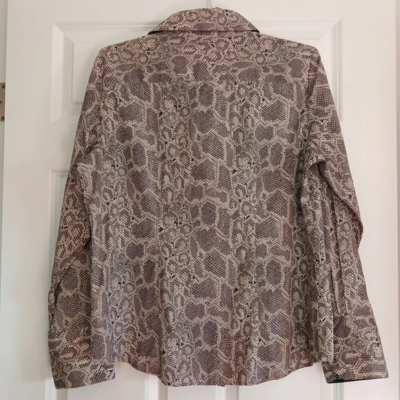 Robert Graham Snakeskin Print Snake Eye Jewel Button Down Fit Shirt Blouse Top - Picture 4 of 6